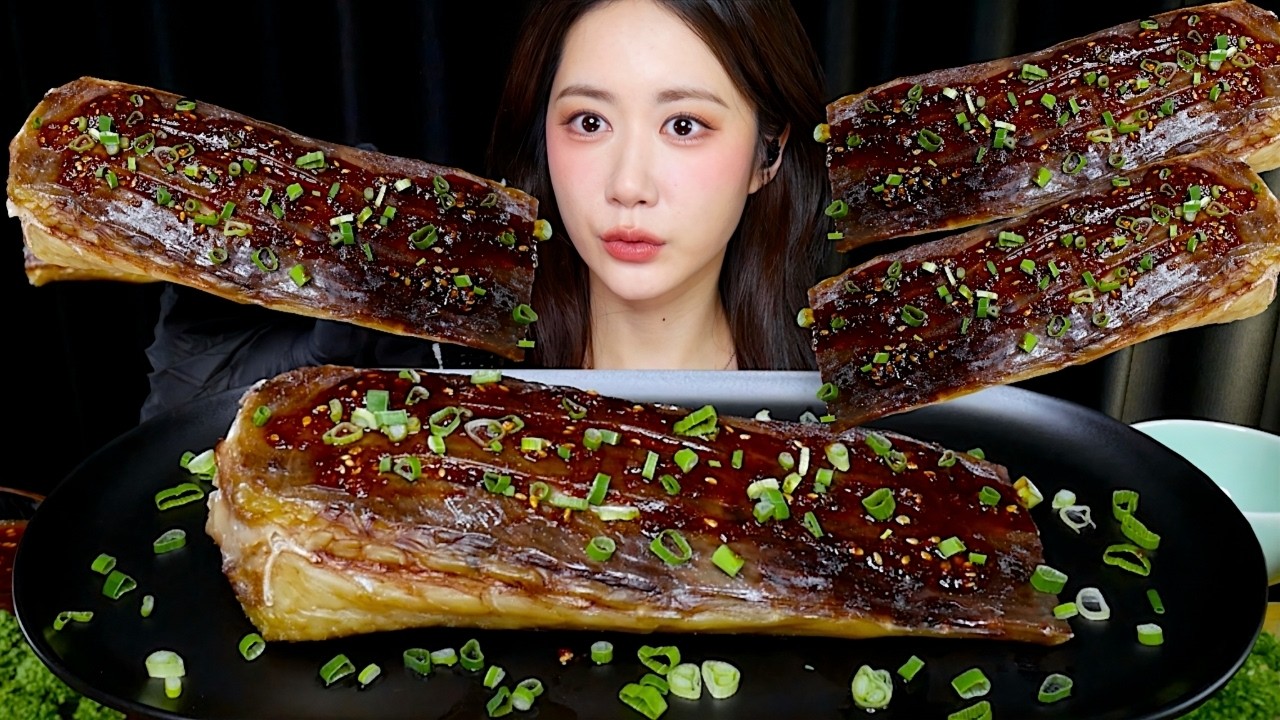뼈까지 씹어 먹는 홍어찜💛삭힌 홍어찜에 막걸리 한잔✨홍어 먹방 steamed fermented skate ホンオ蒸し | Mukbang ASMR