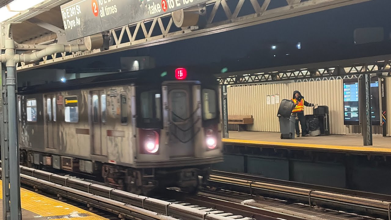(2) & (5X) Trains Action @ Intervale Avenue (R142)
