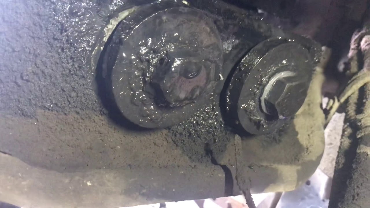 Cummins N14 vamos a reparar todos los liqueos de aceite enfrente del motor parte # 3