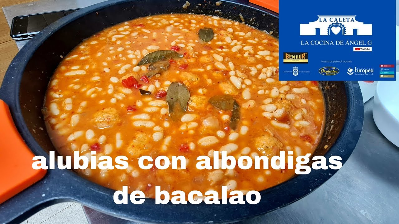Alubias estofadas con albóndigas de bacalao