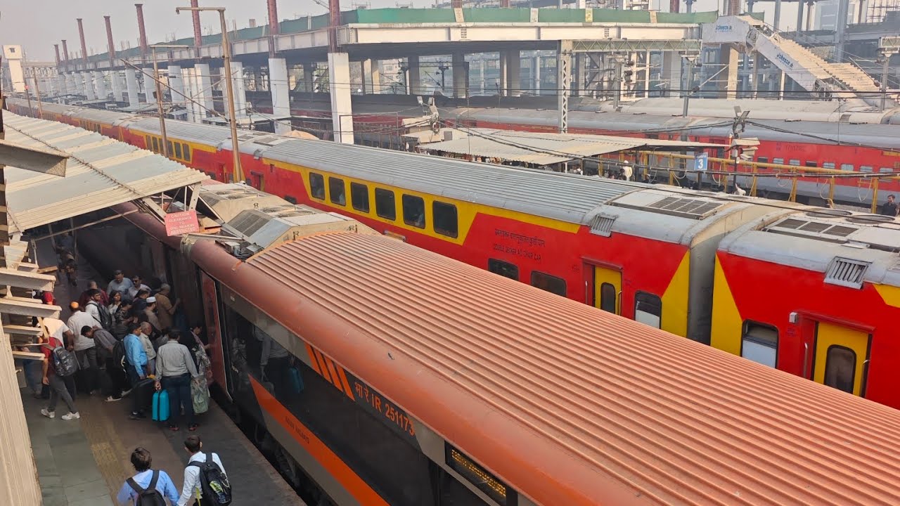 LIVE 🔴 80902 IRCTC Tejas | 12009 Shatabdi | 20901 Vande Bharat 🚄 Gujarat Ki Shaan Trains 