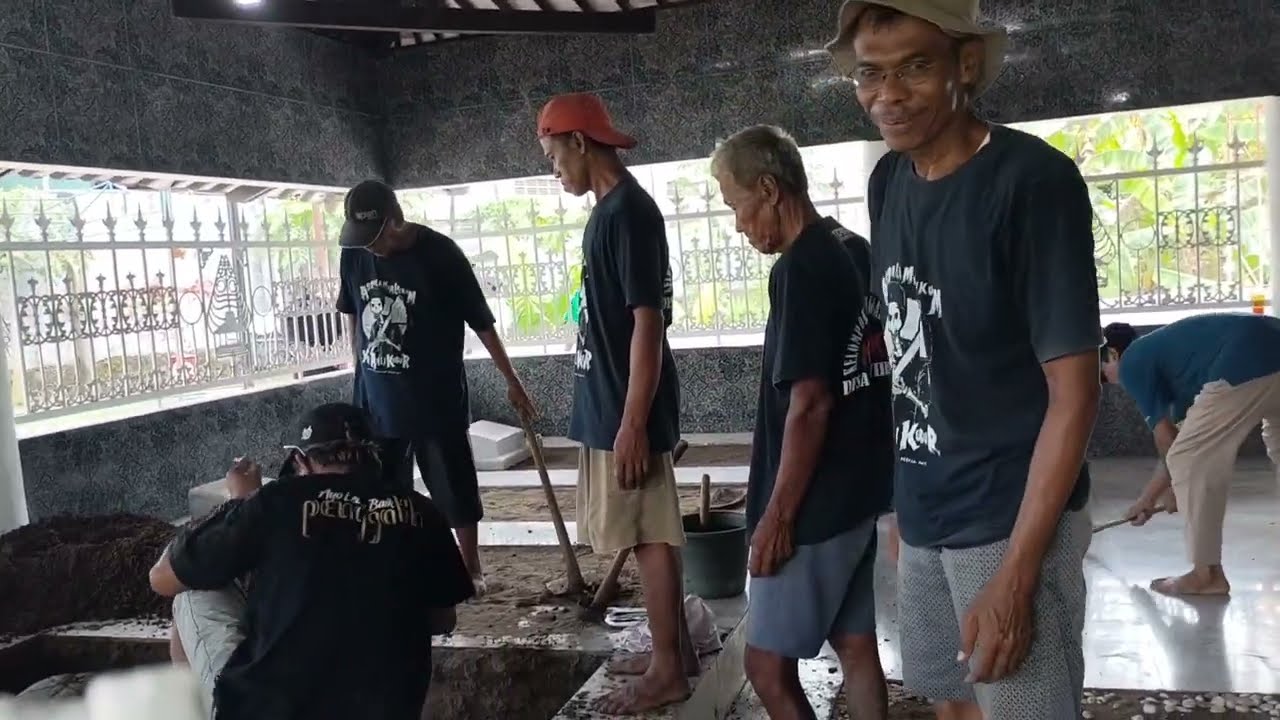 Suasana terkini komplek pemakaman keluarga K.H.Anom suroto Klaten