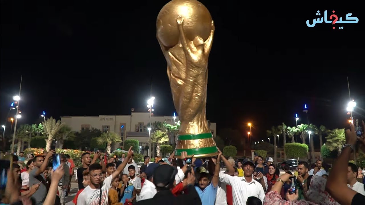 بغاو يطيرو بالفرحة.. مدينة العيـون تحتفل بعد إعـلان فوز المغرب باستضافة كأس العالم 2030