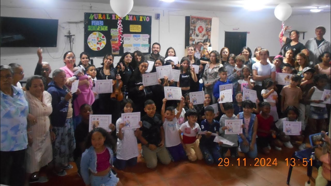lo hermoso de medellín, colombia :) Fundación Solidaridad y Compromiso vlog21