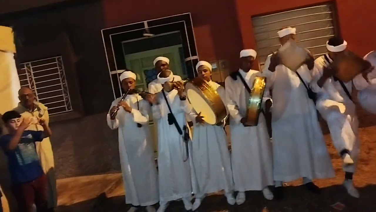 بإسم الله بدينا 🌴بإسم الله بديت فالذكر ونمجد نبينا 🌴يحضر لي فليلة القبر🌴 تحية للشيخ حكيمي والمجموعة