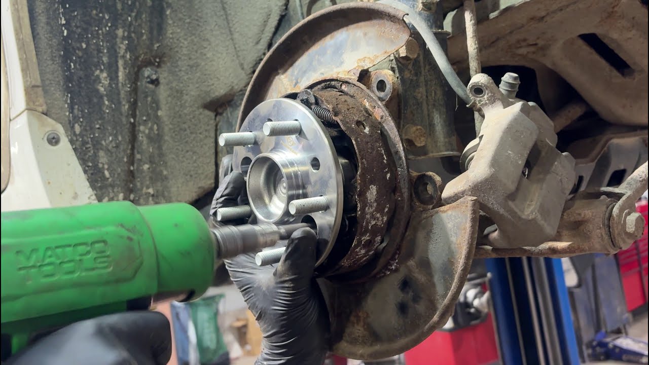 2005-2011 Toyota Camry Rear Wheel Bearing Replacement