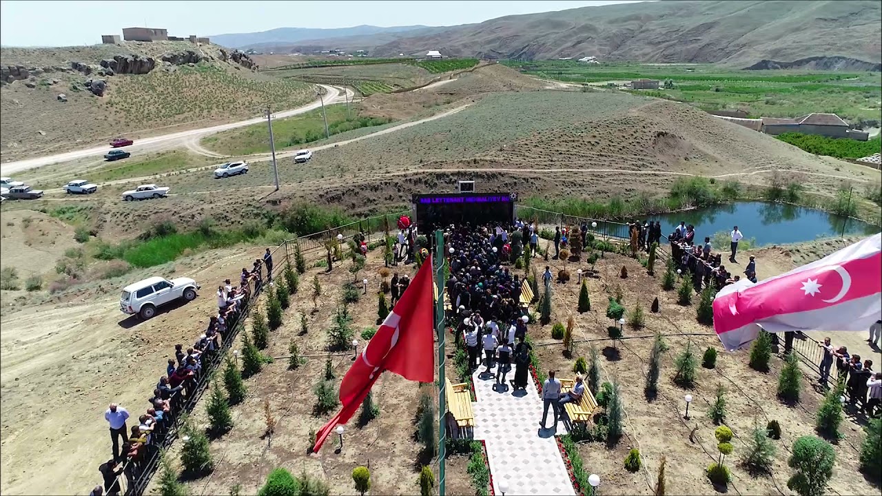 Udulu kənd qəhrəmanlarının şərəfinə  şəhid atası Şöhrət Qasımov tərəfindən tikilmiş Şəhidlər Parkı