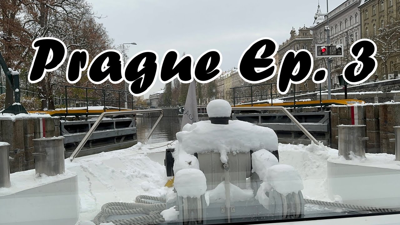 ALMOST FROZEN IN -13°C | PRAGUE BOAT CRUISE