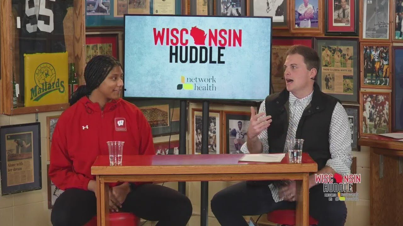 Wisconsin Huddle: Badgers forward Laila Edwards talks women's hockey at Wrigley
