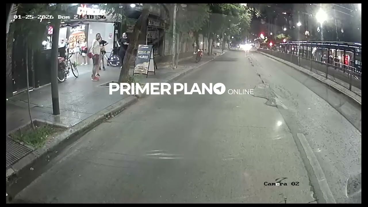 ECHARON A COLECTIVERO DE LA LÍNEA 113 TRAS PELEAR CON PASAJERO Y DEJAR EL MICRO A LA DERIVA