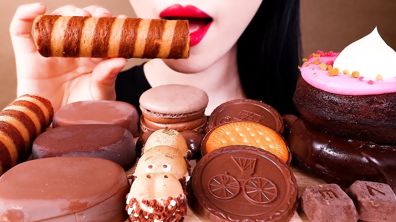 ASMR [CHOCOLATE DESSERT PARTY] DONUT CAKE+ICE CREAM+BISCUIT+MACARON eating sounds MUKBANG초콜릿 디저트 먹방