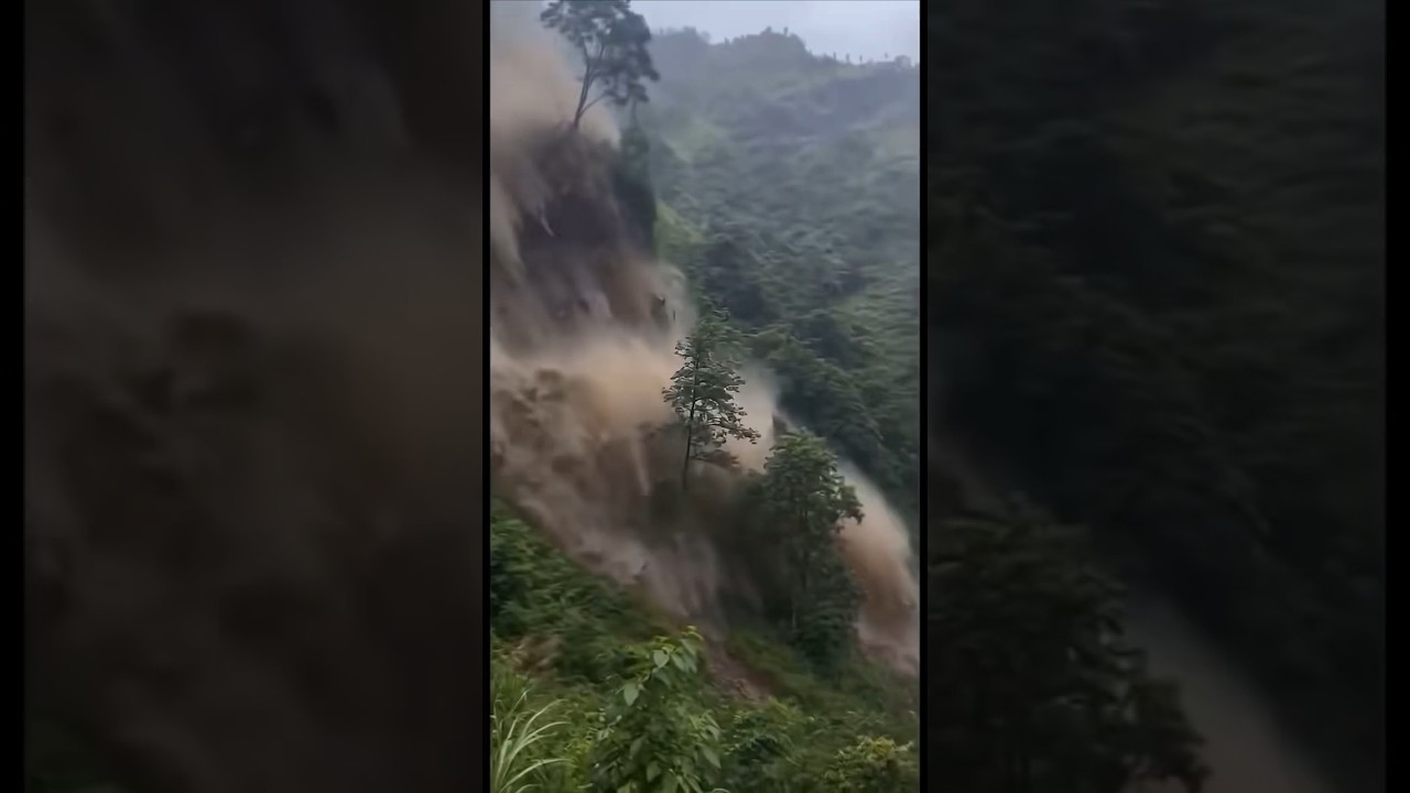 😱 Unbelievable Flood Chaos Caught on Camera!#flood#rainstorm#shorts