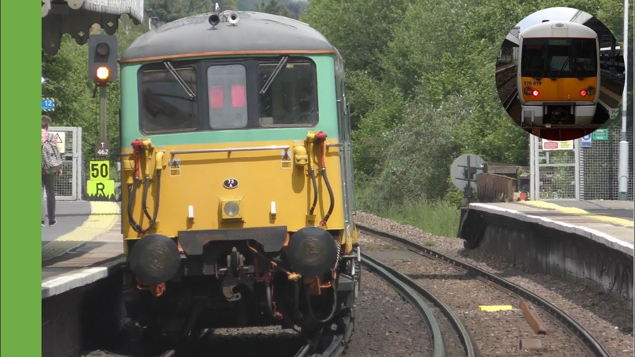 Trains at Coulsdon South