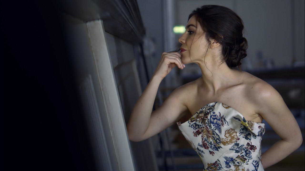 Sandra Hamaoui - Manon: &lsquo;Je marche sur tous les chemins&hellip; Ob&eacute;issons quand leur voix&hellip;&rsquo; by J. Massenet