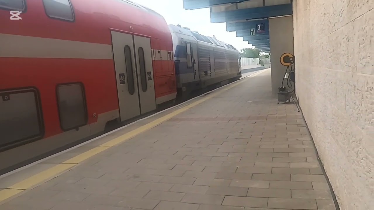 רכבת DD מספר 155 למוידעין מרכז  יוצאת מרציף 2  ורכבת DD מספר 25 לבאר שבע מרכז יוצאת מרציף 3 חלק 2