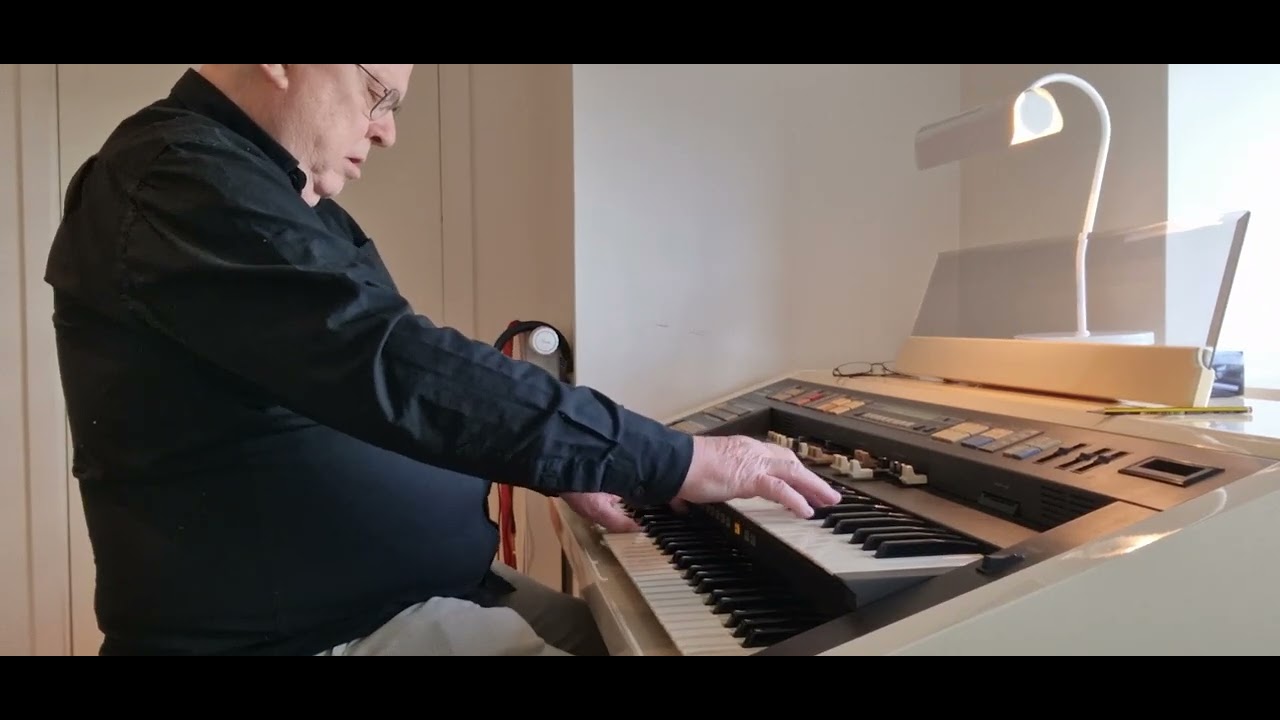 Blue Spanish Eyes. Played on organ by Tom Pedersen. Played on a Hammond Super, CX - 3000.