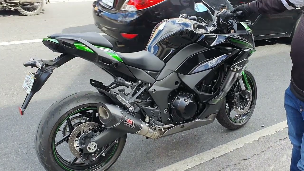 Kawasaki Ninja 1000sx with Yoshimura R11 61mm full system exhaust