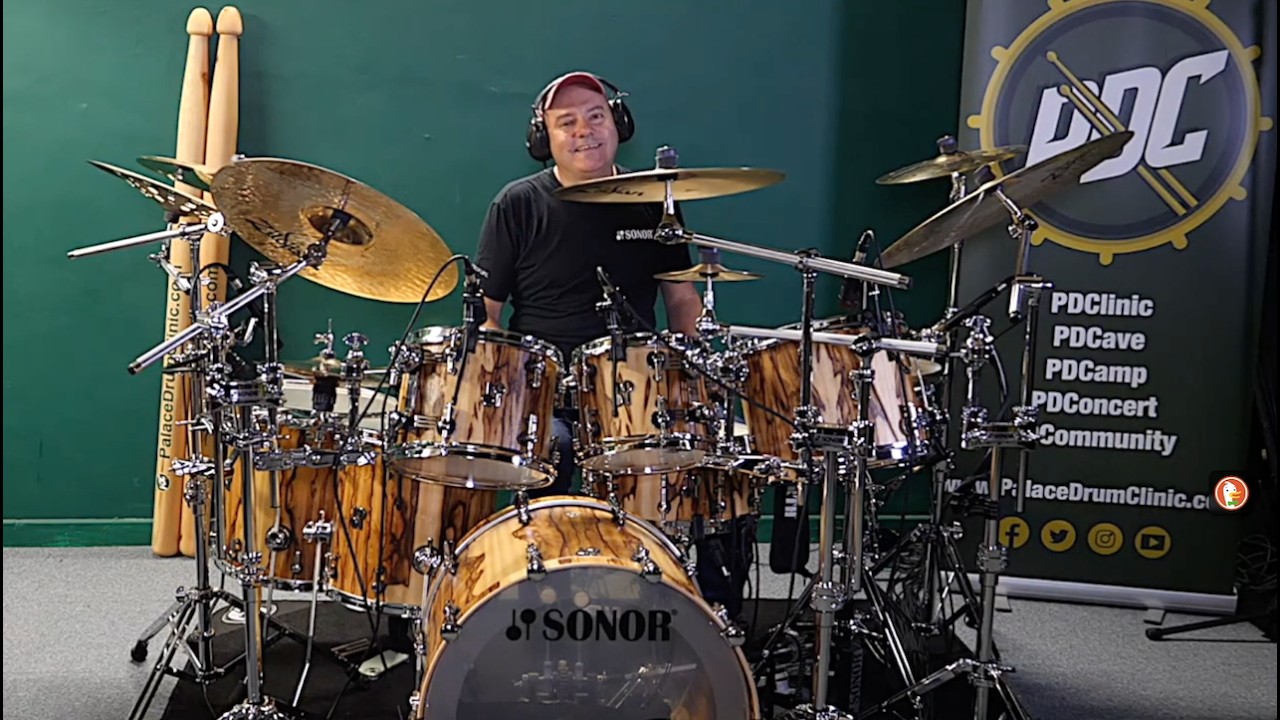 Gabor Dornyei - (Stanley Jordan Quartet) Demo of 'Pull Me Under' by Dream Theatre. Filmed at the PDC