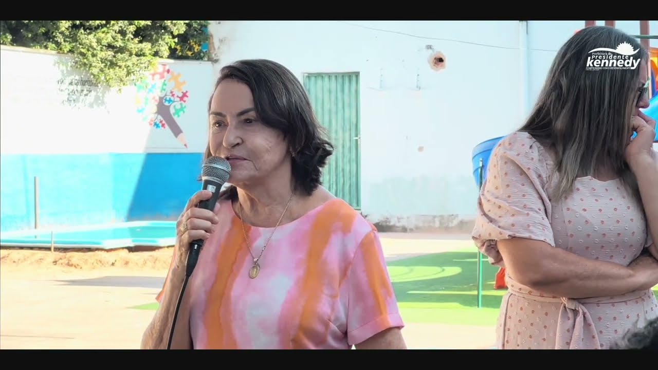 Mais de 300 kits escolares são entregues gratuitamente na rede municipal