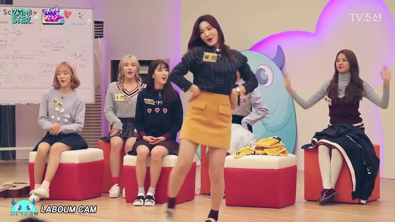 Laboum Yulhee dancing to (f)x four walls & Apink Mr Chu