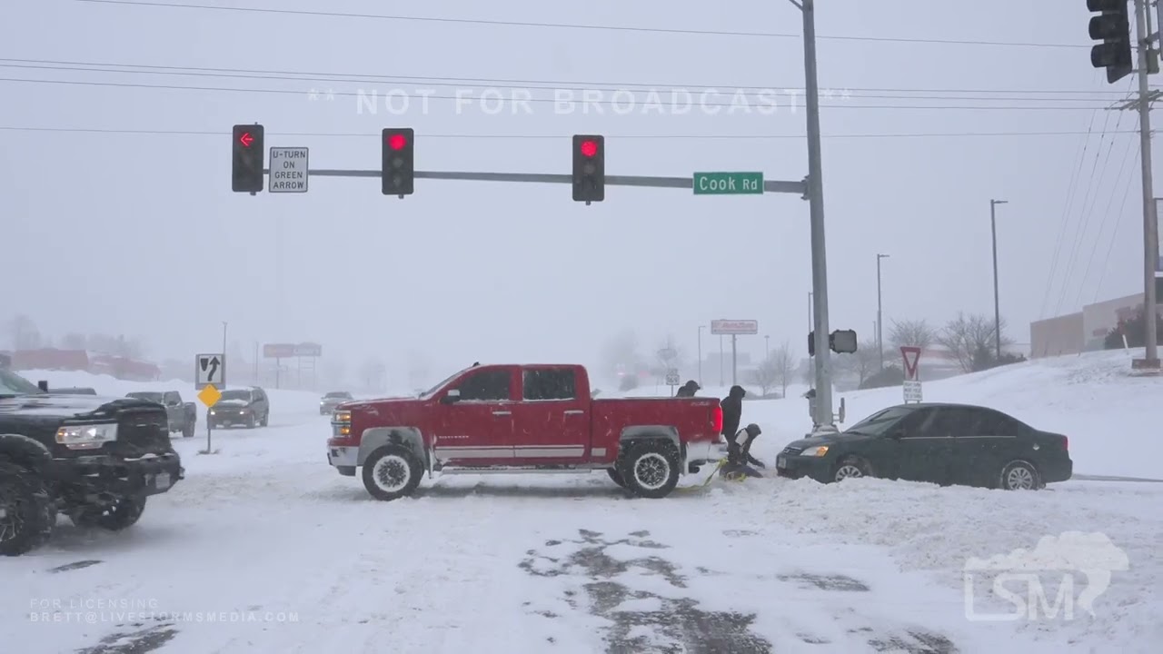 01-05-2025 St. Joseph, MO - Major winter storm brings blizzard conditions and cripples city