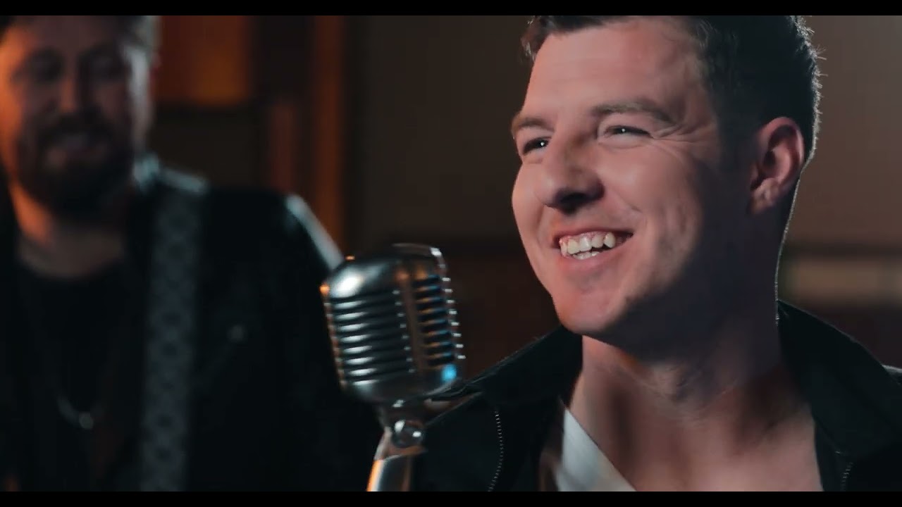 Petric - Flirtin'  feat. Hayley Jensen (Official Music Video)