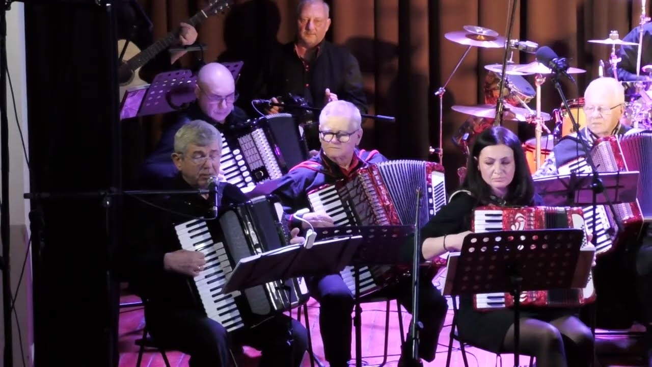 MAGICZNY ŚWIAT OPERETKOWY Z ŻYRARDOWSKĄ ORKIESTRĄ AKORDEONOWĄ.