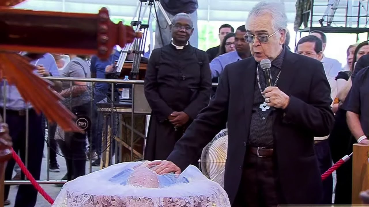 Padre Zezinho emociona a todos em último adeus ao seu grande amigo Monsenhor Jonas Abib