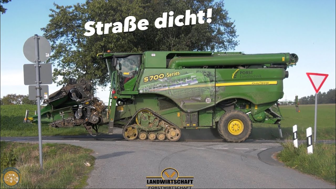 Straße dicht! Mähdrescher beim Umsetzen Körnermais Maisernte Mais Dreschen John Deere S790i