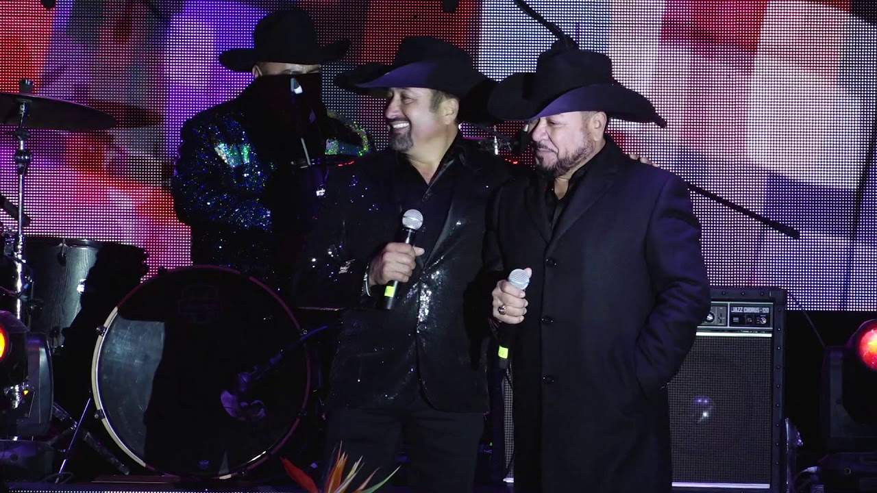 Norteños de Ojinaga Ft. Polo Urias - El Arbolito [En Vivo Desde Ojinaga]