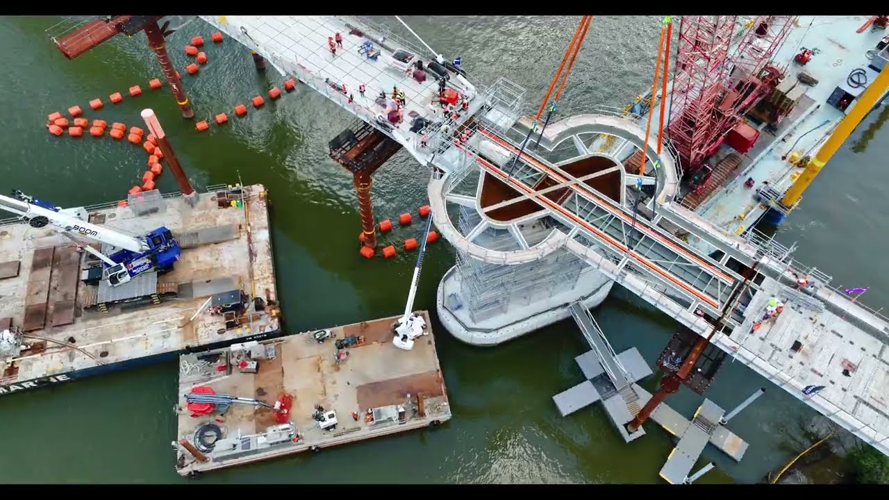 Kangaroo Point Bridge - Final Span Install
