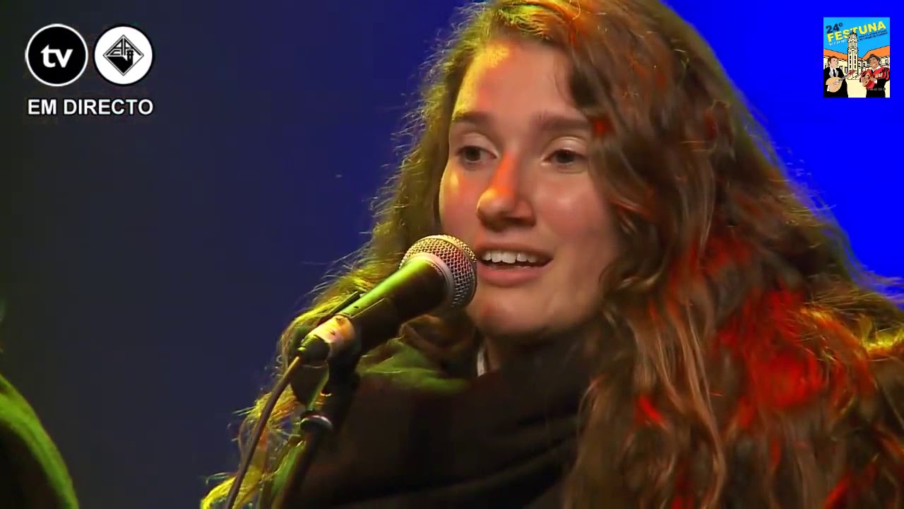 BÉSAME MUCHO. Estudantina Femenina de Coimbra y Tuna Universitaria de Salamanca.