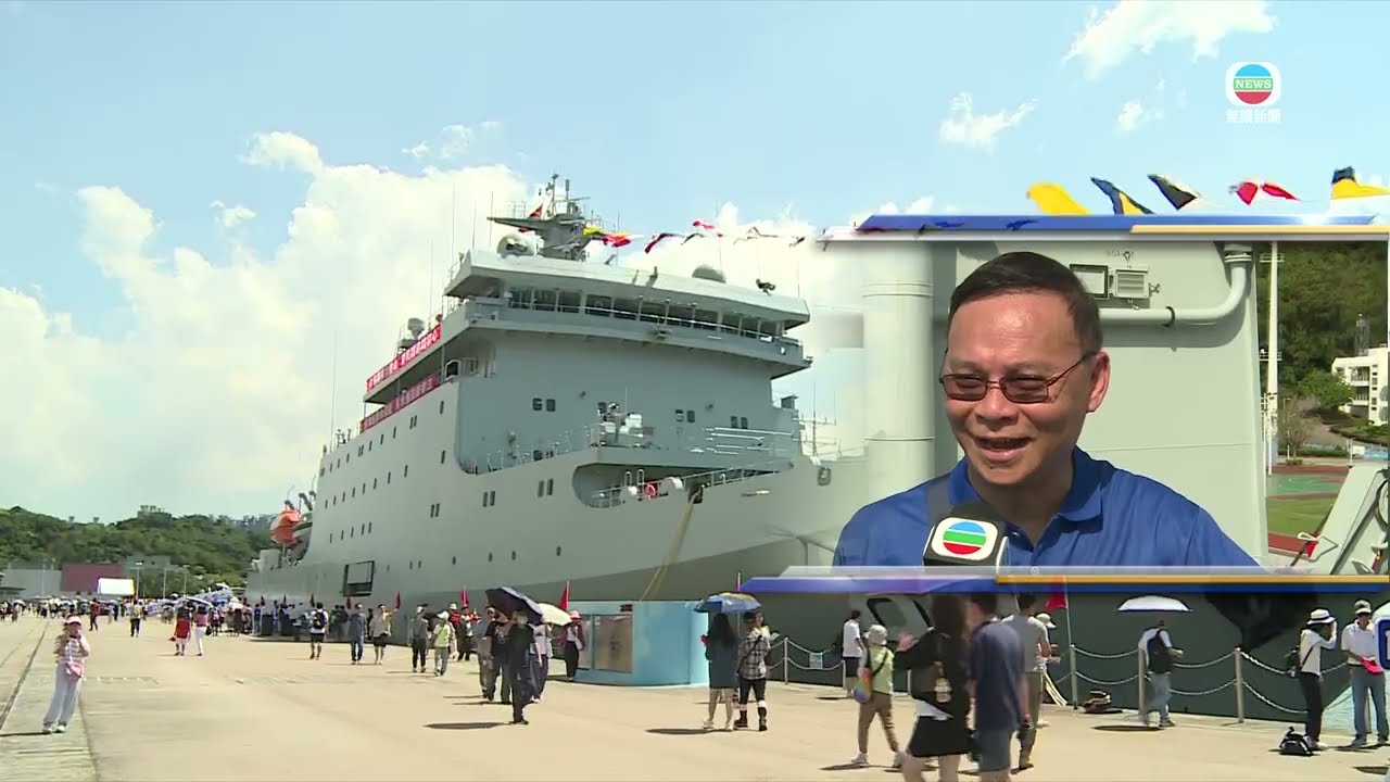Public enjoy day out at two warships | TVB News | 2025/10/01