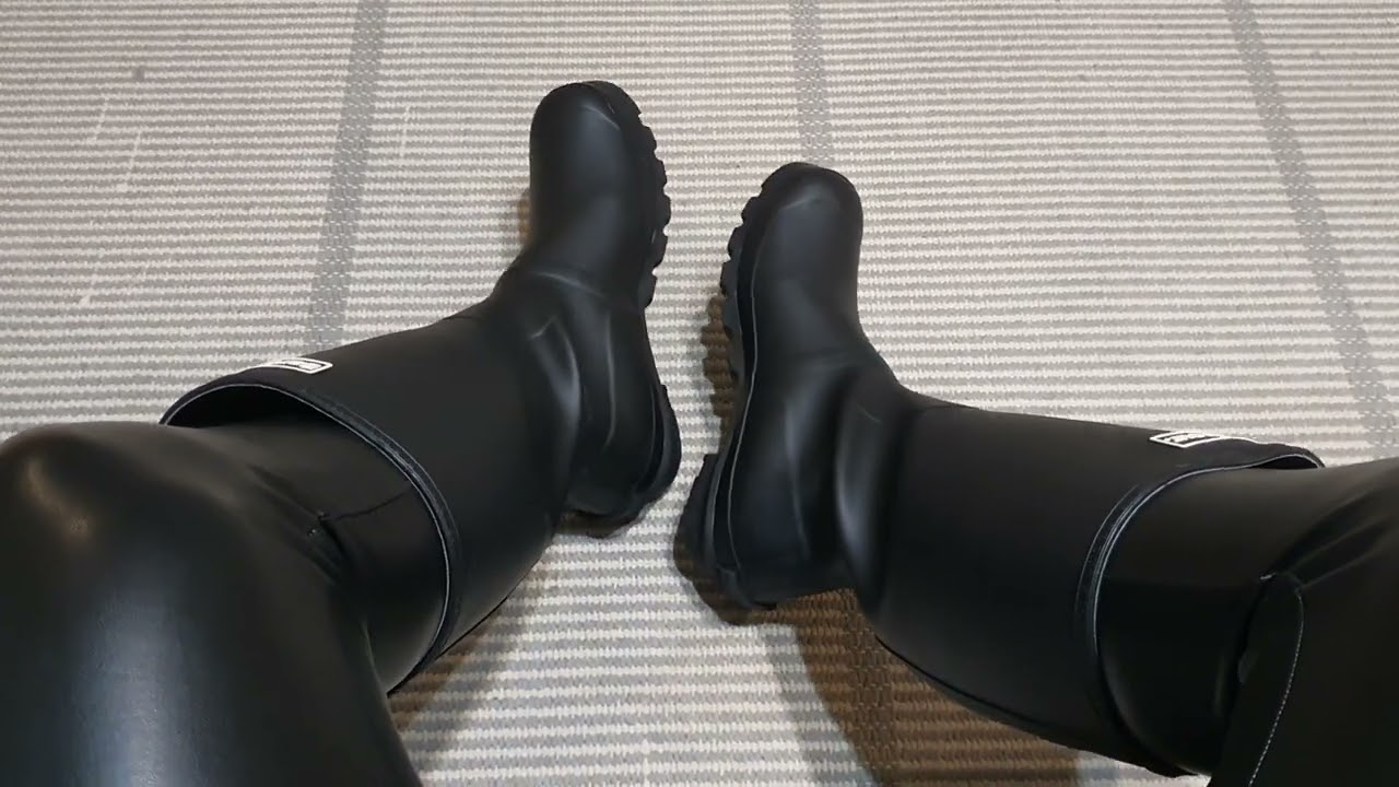ASMR shiny leather leggings and rubber boots sound