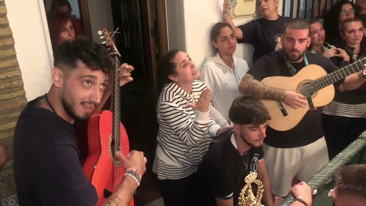 Belén le canta sevillanas a la Virgen del Mar 2025