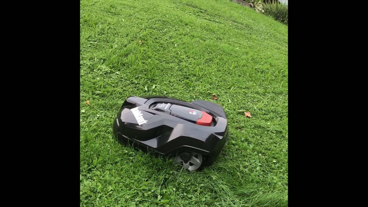 Husqvarna Automower mäht 65% steilen Hang