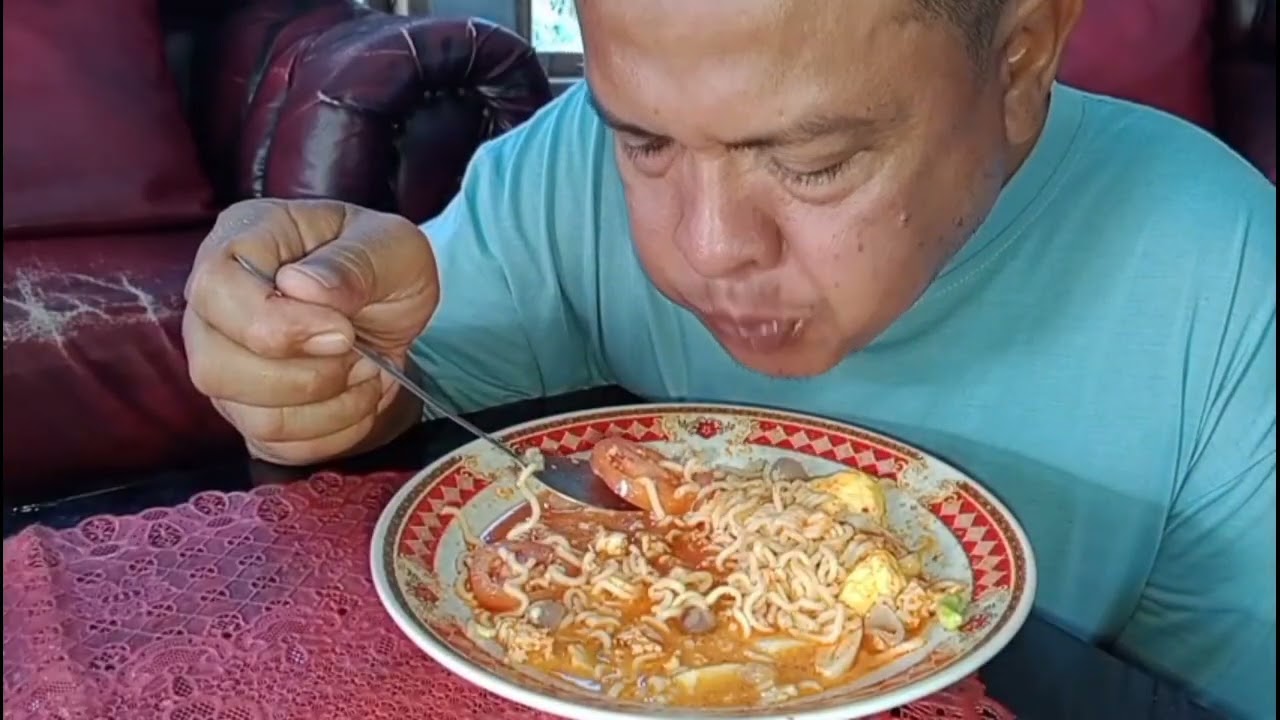 Mie rebus, mie sukses isi 2 full bawang dan nasi putih