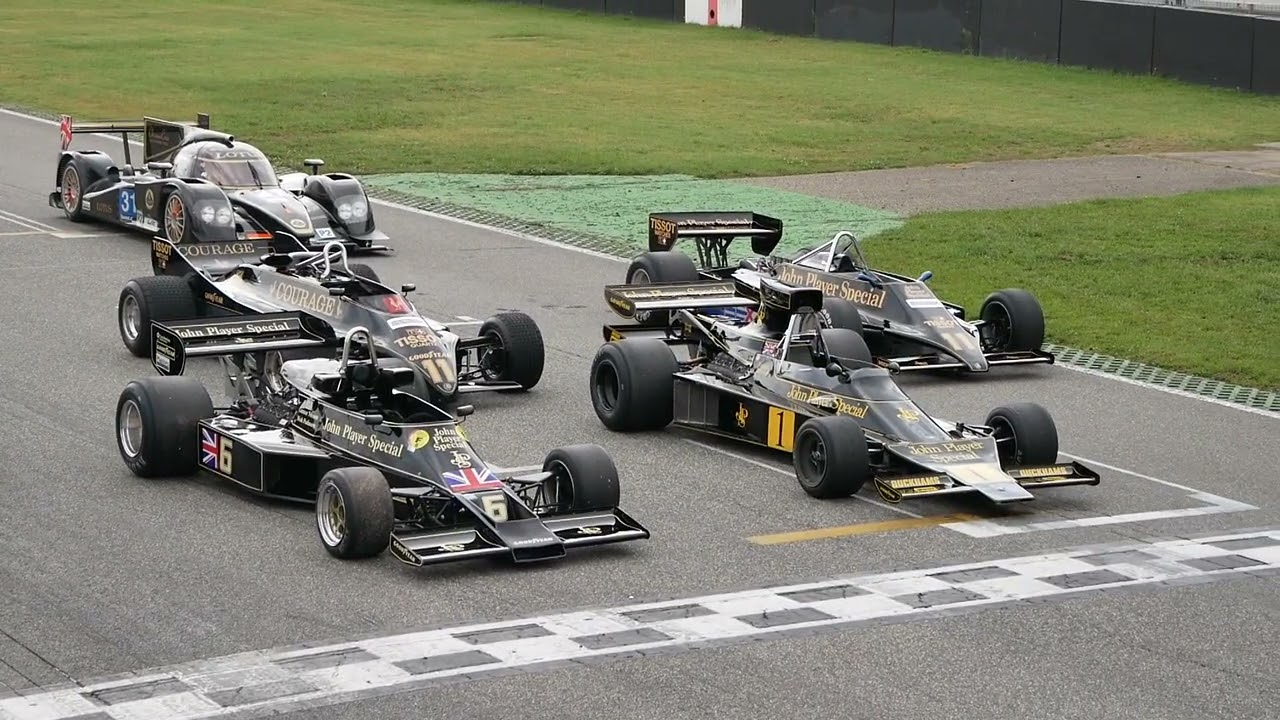 Lotus 76 Ronnie Peterson Back on Racetrack. Vorgestellt wird der Lotus aus der Black&Gold Collection