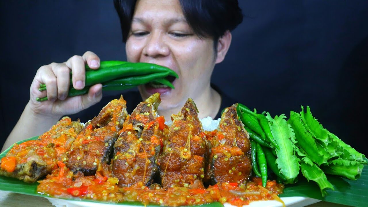 PEDES GURIH!! AYAM GEPREK IKAN PEDAS SIRAM SAMBAL CABE || MUKBANG AYAM GEPREK IKAN PEDAS