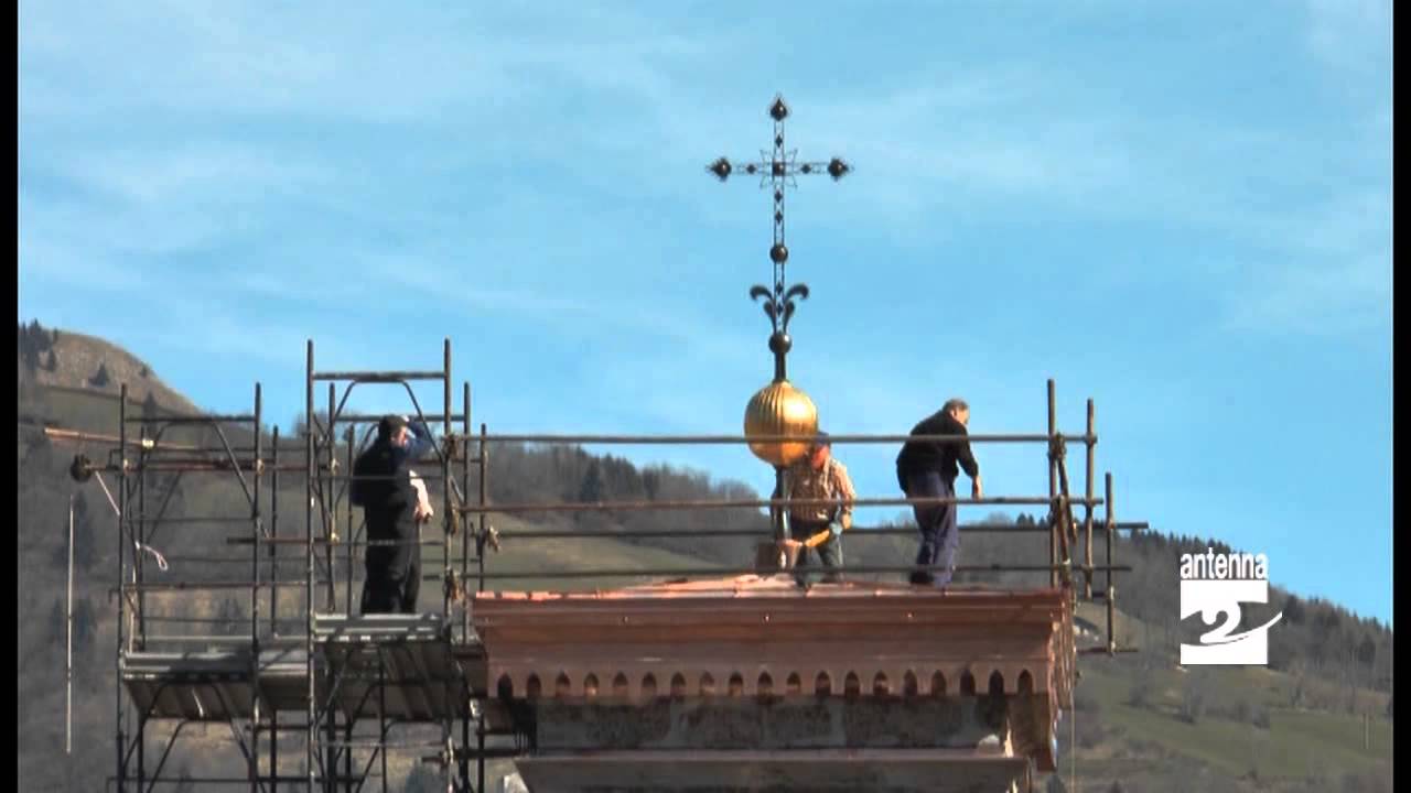 Ponte Nossa montata la croce sul campanile Antenna 2 TV 31032015
