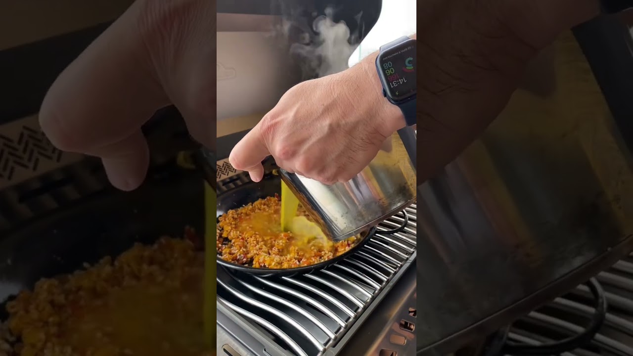 Ahumar en una bbq de gas Napole&oacute;n las paellas o arroces #barbacoa #bbq #recetas #napoleon