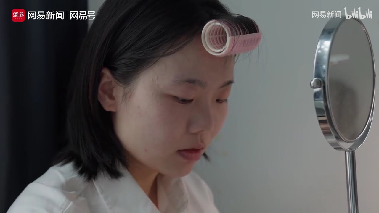 【网易纪录片】计算机本科生白天找工作晚上睡麦当劳，港大硕士为保留应届身份主动延毕（2025-09-16）