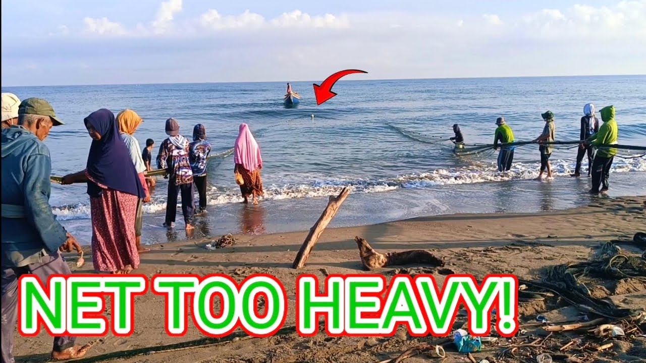 NET TOO HEAVY! Everyone Had to Help Pull This Catch 😱🐟