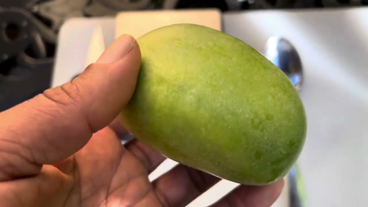 KSU Atwood pawpaw -  UK grown fruit taste test  - Oct 2024