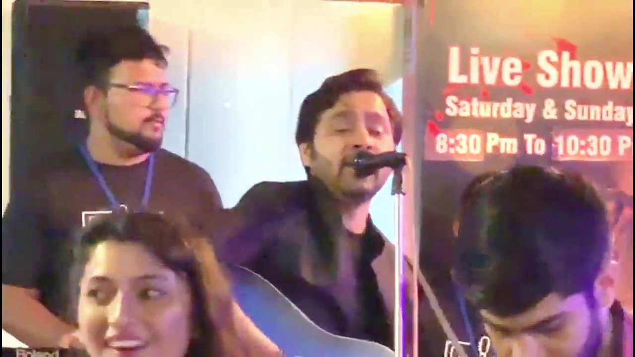 Live Perform By Shashwat J Pandit(Garhwali Hindi Mushup) In  Mix Grand Hotel  Restaurant Kotdwara UK