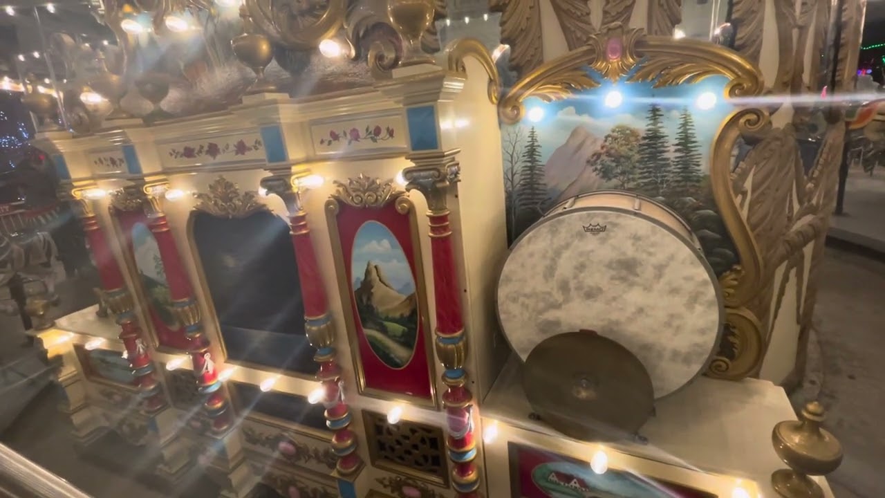 Wurlitzer 157 band organ playing “Jingle Bells “