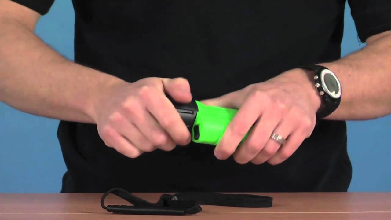 Underwater Kinetics SL4 Torch - www.simplyscuba.com