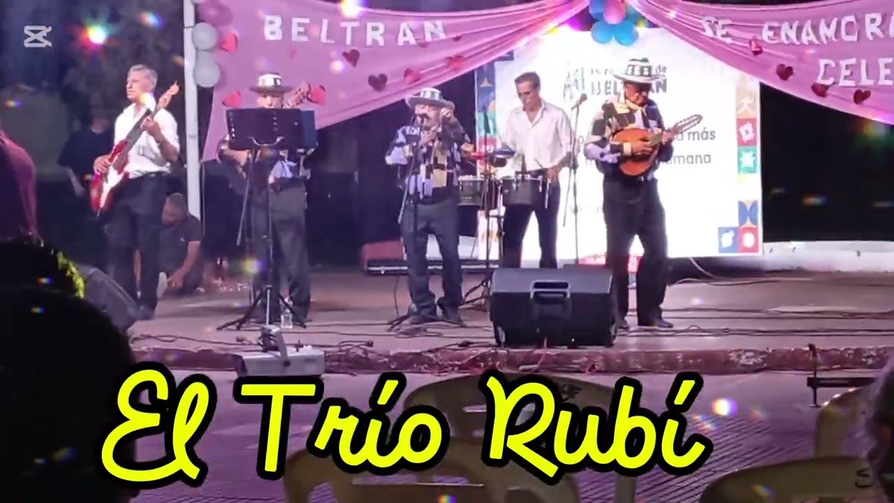 El Trío Rubí, de la mano de Emilio en la bandurria.