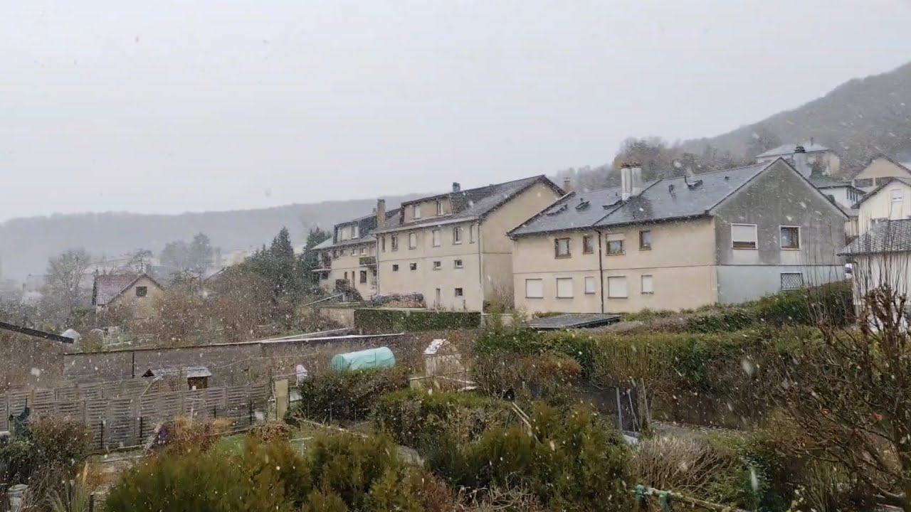 Neige forte (léger saupoudrage) + givre le dimanche 23 novembre 2025 / Moselle 