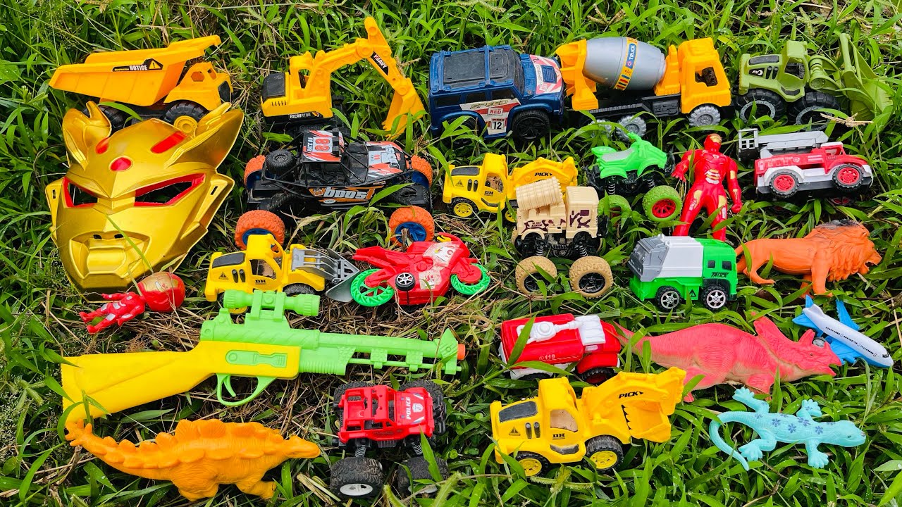 Membersihkan Mainan Mobil Balap, Truk Molen, Kereta Api, Tank Baja, Bus Telolet, Pesawat, Excavator